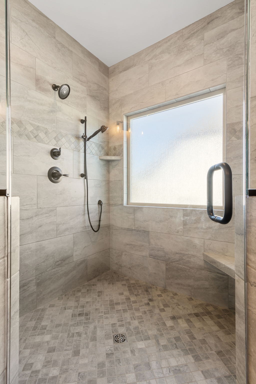 2712 Carousel Drive Murfreesboro, TN 37128 - Photo 28 of 36 a bathroom with shower