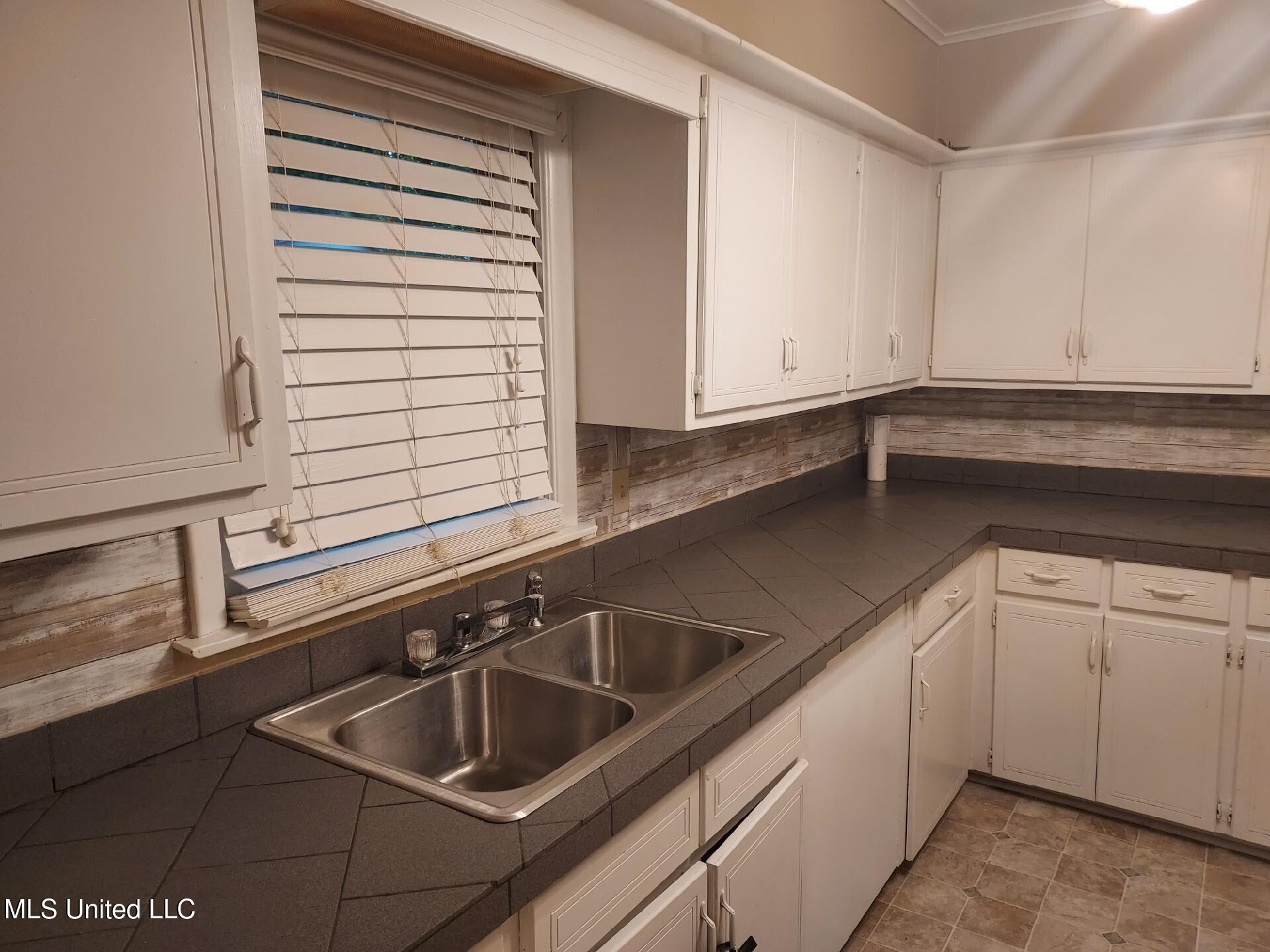 3350 27th Avenue Meridian, MS 39305 - Photo 6 of 12 1