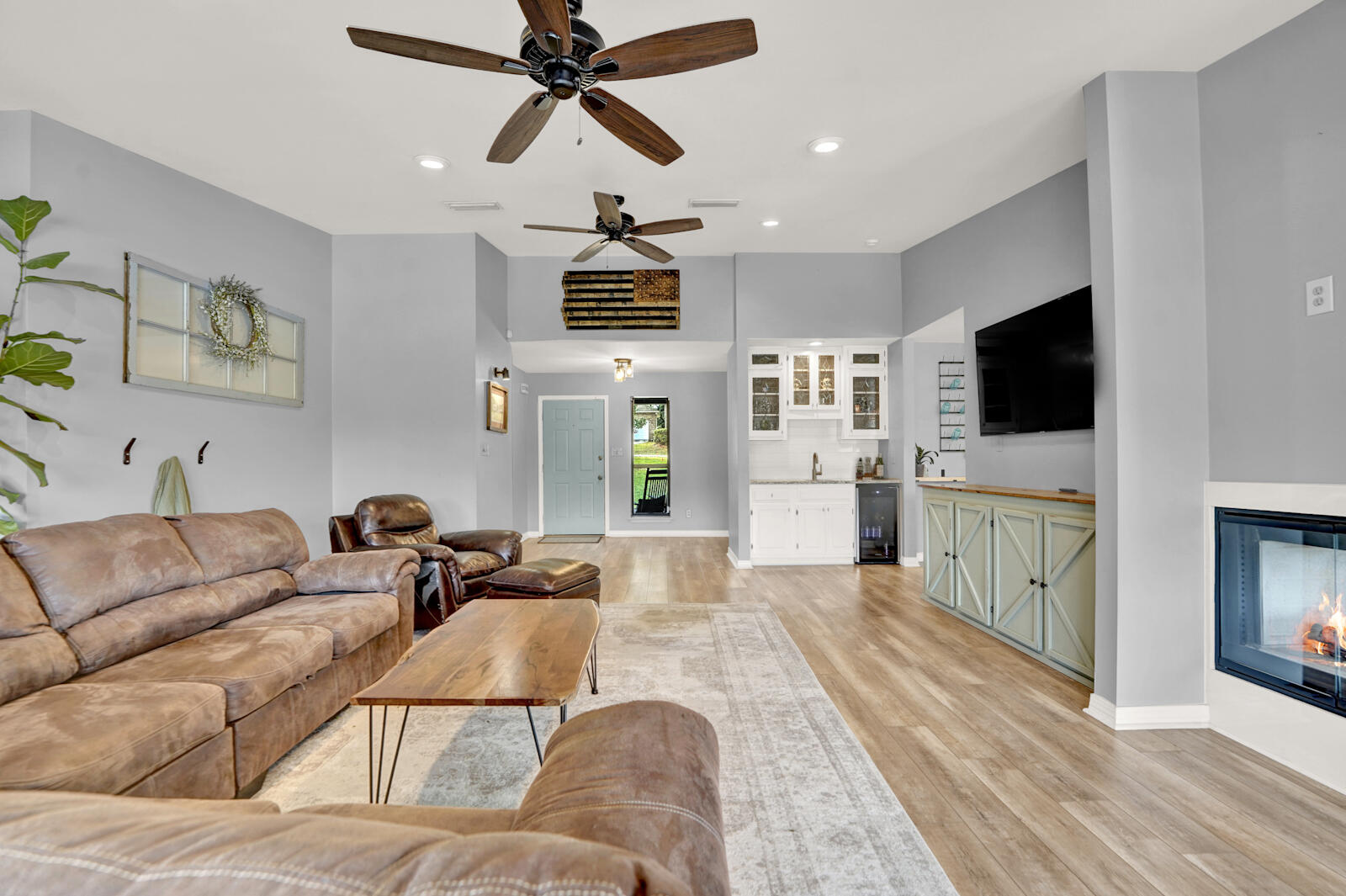 340 Ruckel Drive Niceville, FL 32578 - Photo 9 of 66 Living