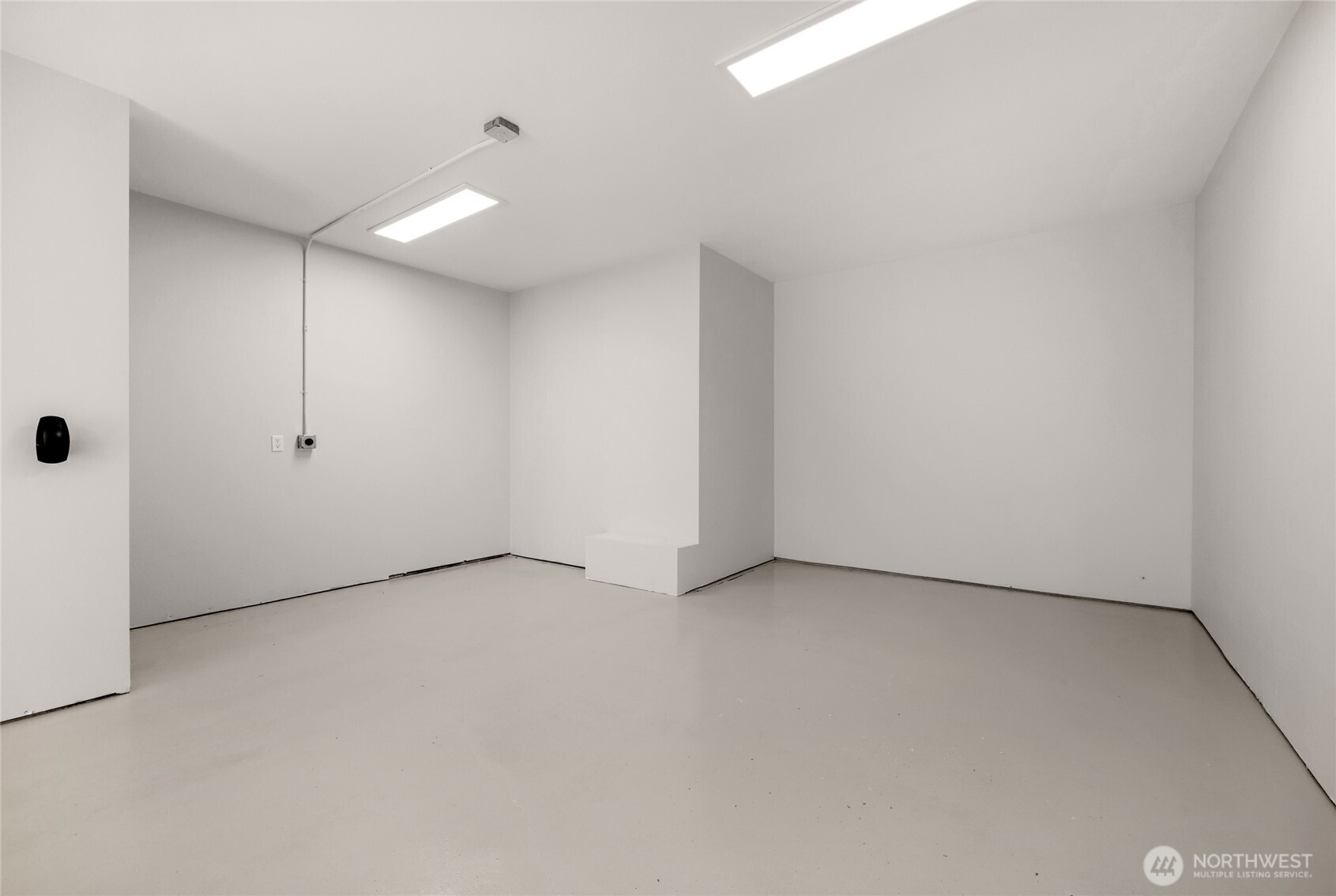 14915 38th Drive Southeast, Unit JJ1180 Bothell, WA 98012 - Photo 29 of 38 a view of an empty room with a window