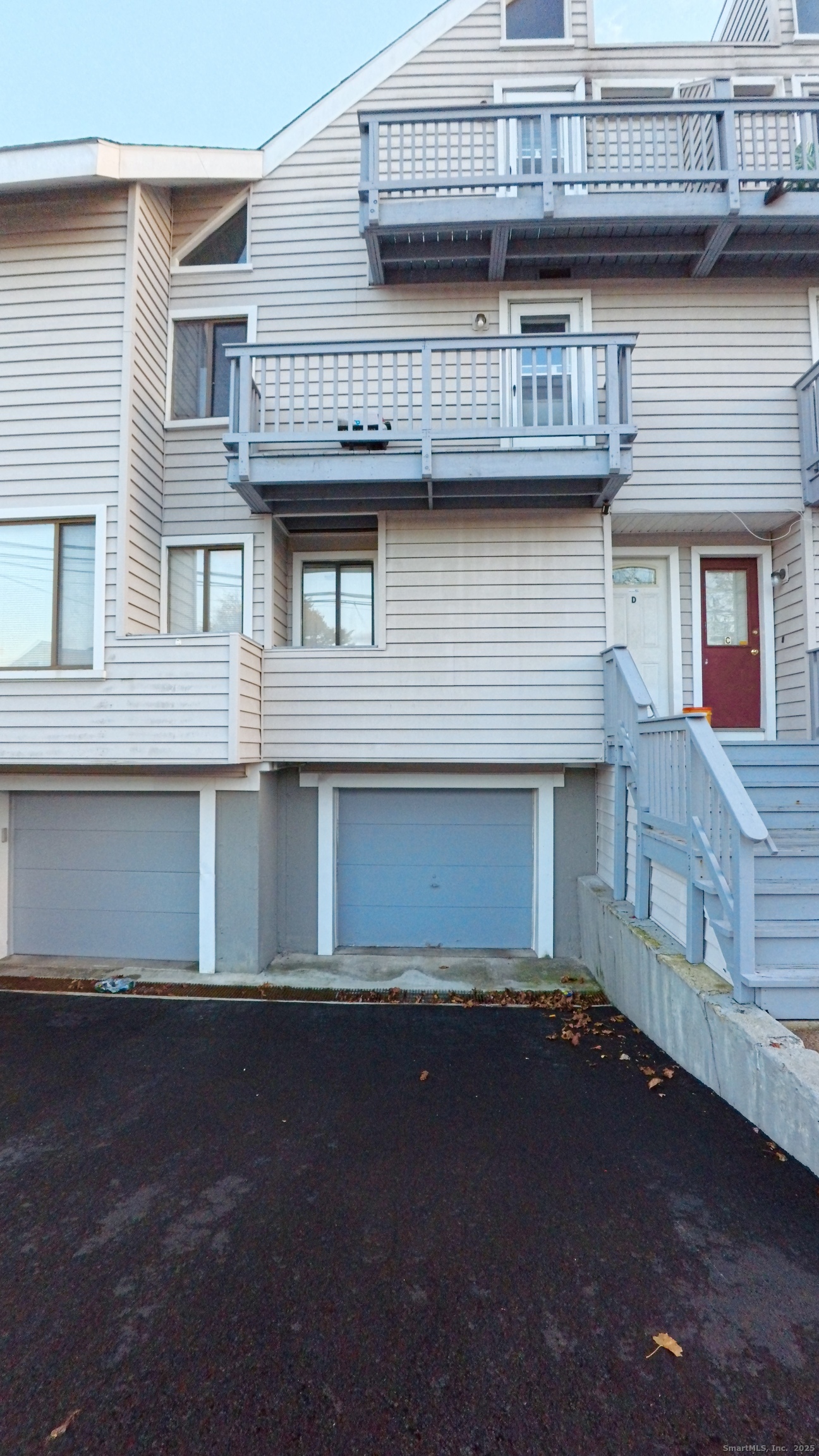 105 Tremont Avenue, Unit B Bridgeport, CT 06606 - Photo 4 of 24 a view of residential houses with outdoor space