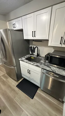 $210,000 | 105 Tremont Avenue, Unit B, Bridgeport, CT 06606