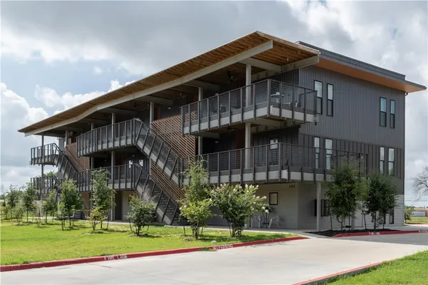 $1,300 | 101 West 33rd Street, Unit 103, Bryan, TX 77803