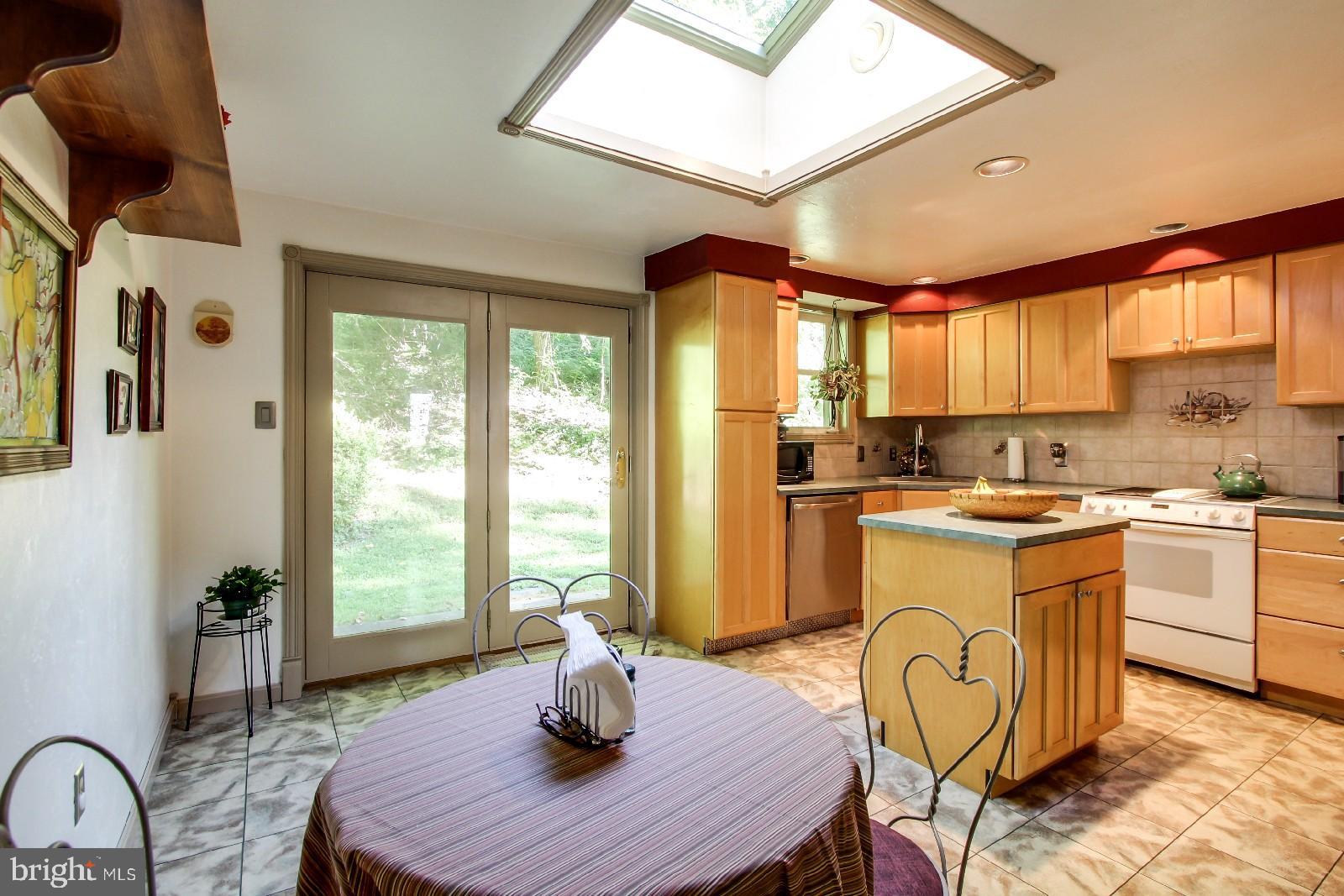 179 Pickett Road Dover, PA 17315 - Photo 5 of 26 Gallery Image 5