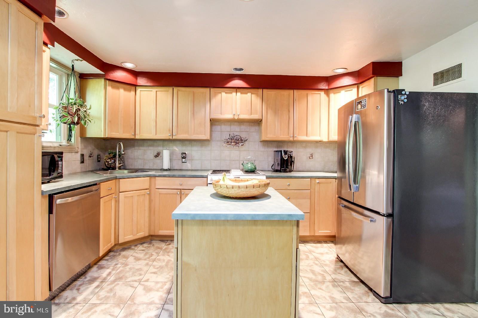179 Pickett Road Dover, PA 17315 - Photo 7 of 26 Gallery Image 7
