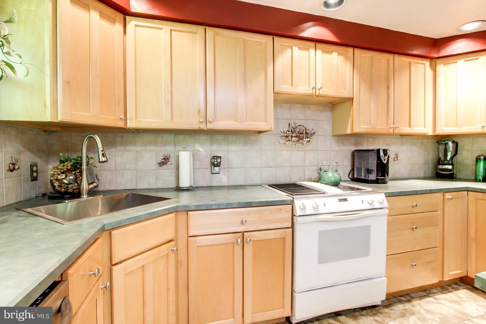 179 Pickett Road Dover, PA 17315 - Photo 8 of 26 Gallery Image 8