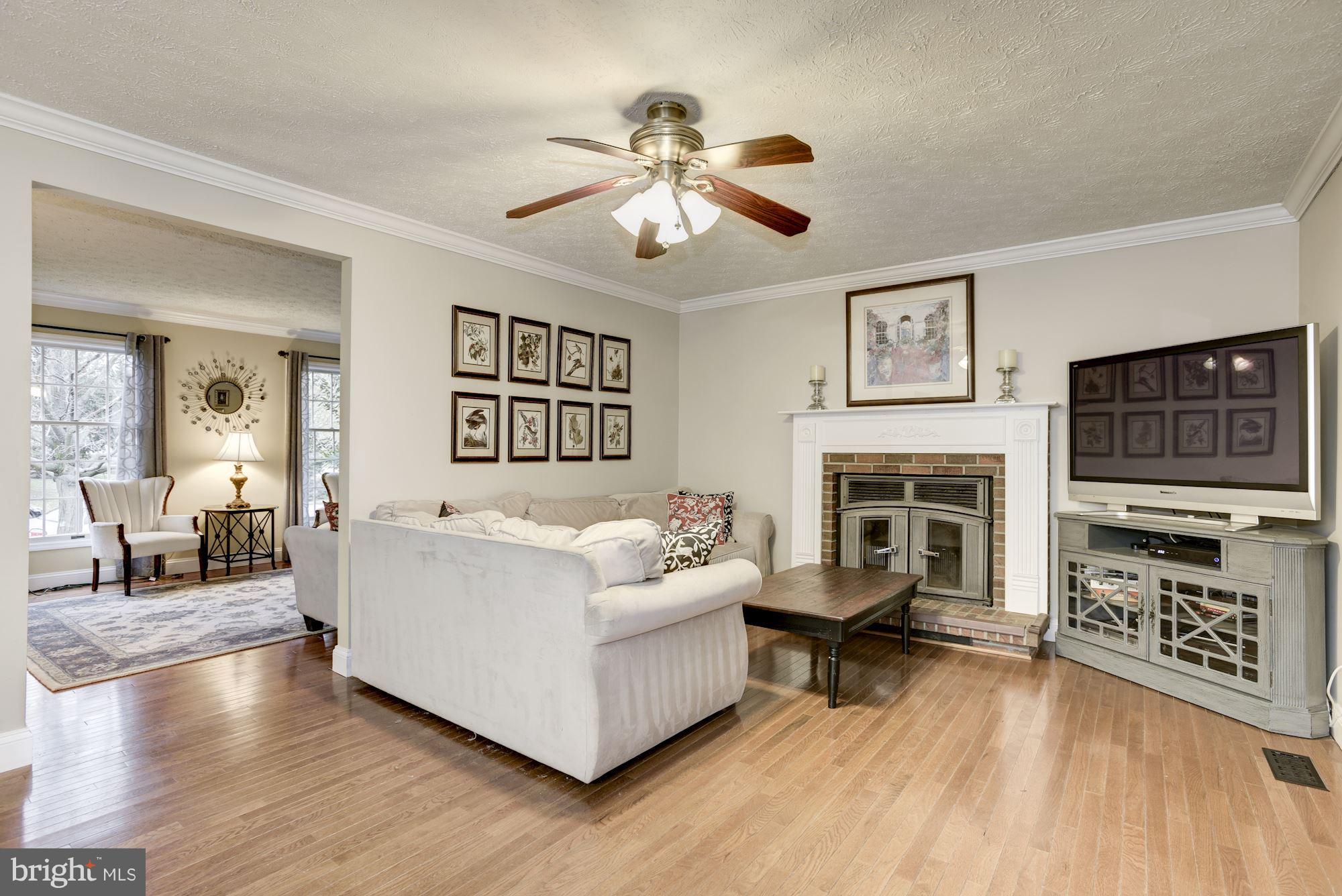 105 Rector Street Sterling, VA 20164 - Photo 12 of 30 Family Room