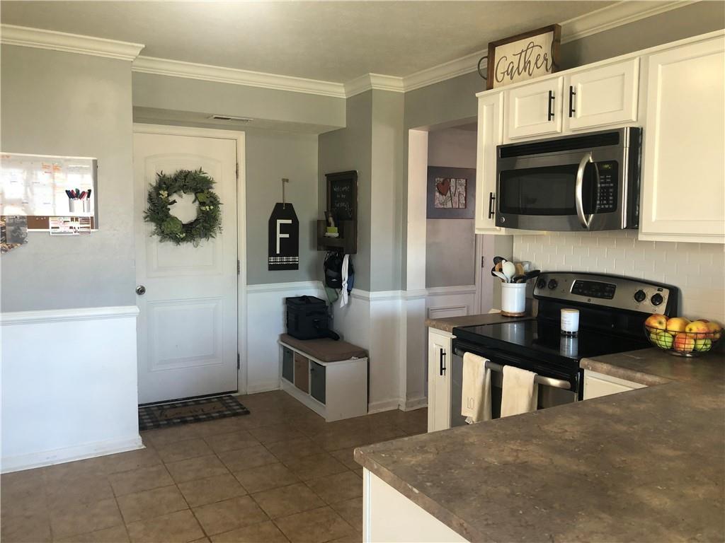 110 Rambling Road Greenfield, IN 46140 - Photo 4 of 13