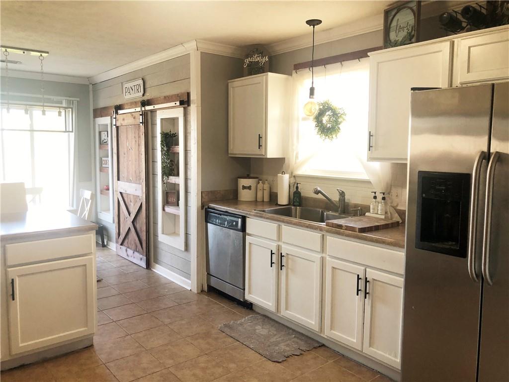 110 Rambling Road Greenfield, IN 46140 - Photo 5 of 13