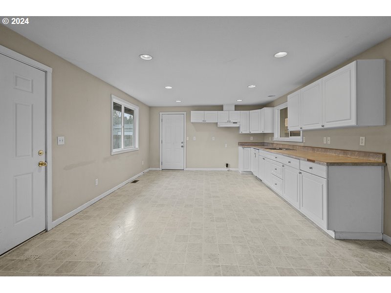 1388 Rhoda Lane Independence, OR 97351 - Photo 10 of 33 Gallery Image 10