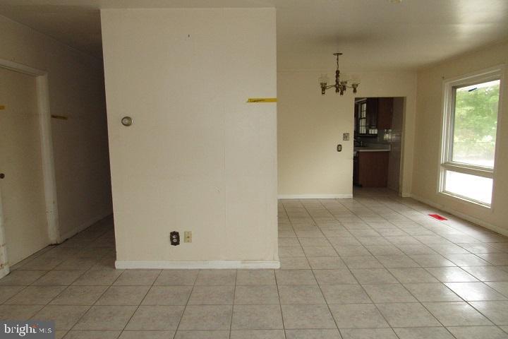 247 Hendricks Road Vineland, NJ 08360 - Photo 3 of 19 Gallery Image 3
