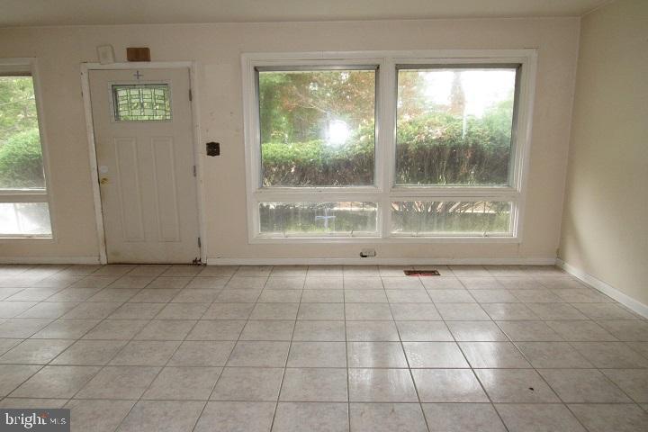 247 Hendricks Road Vineland, NJ 08360 - Photo 5 of 19 Gallery Image 5