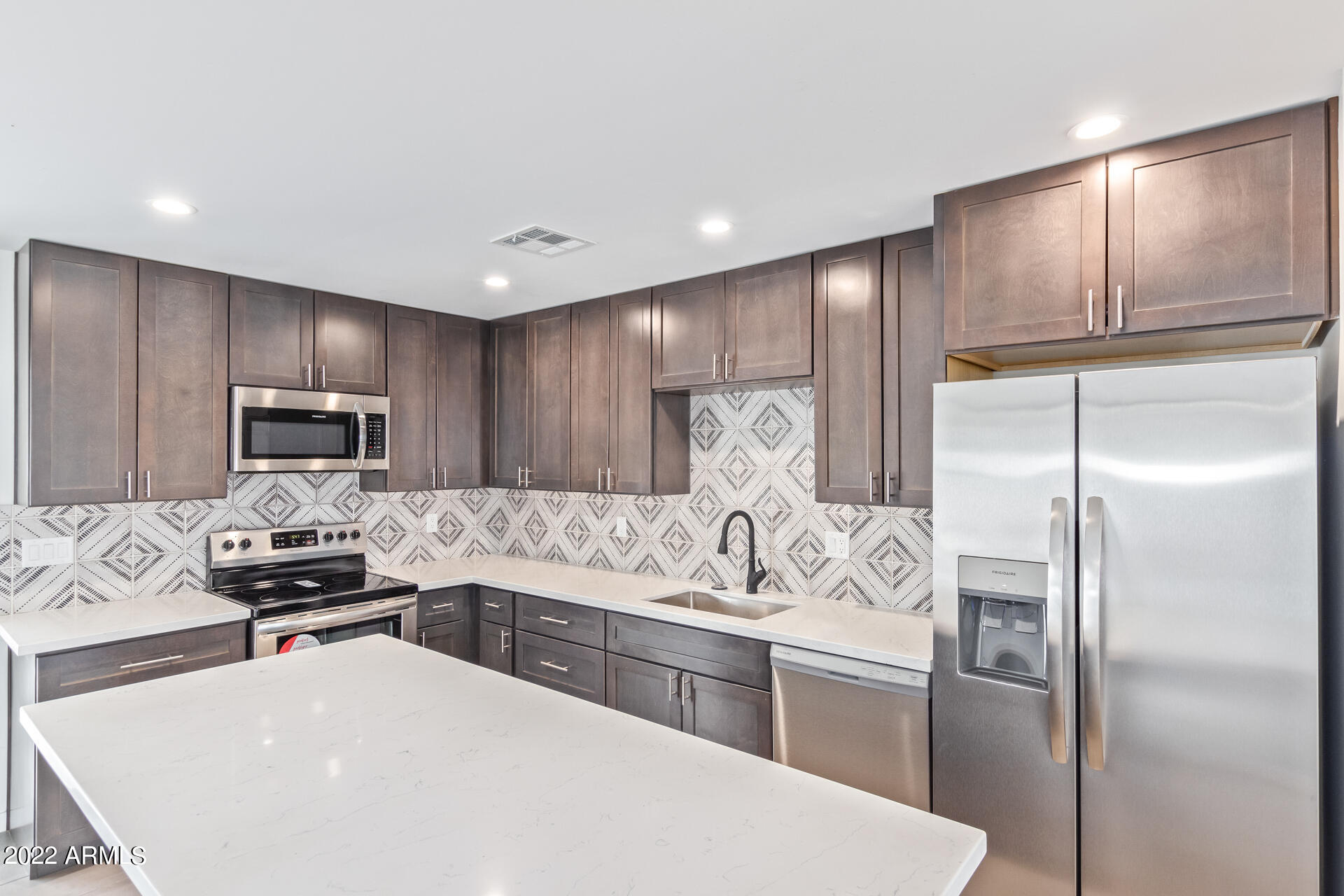 3459 East Presidio Road Phoenix, AZ 85032 - Photo 7 of 21 0011-11 Presideo 3459