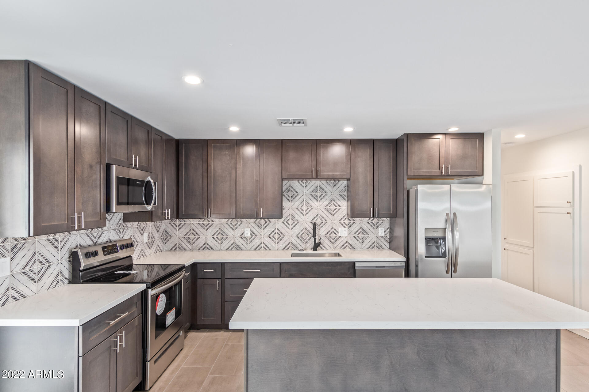 3459 East Presidio Road Phoenix, AZ 85032 - Photo 8 of 21 0012-12 Presideo 3459