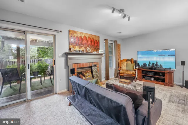 $639,900 | 44004 Florence Terrace, Ashburn, VA 20147