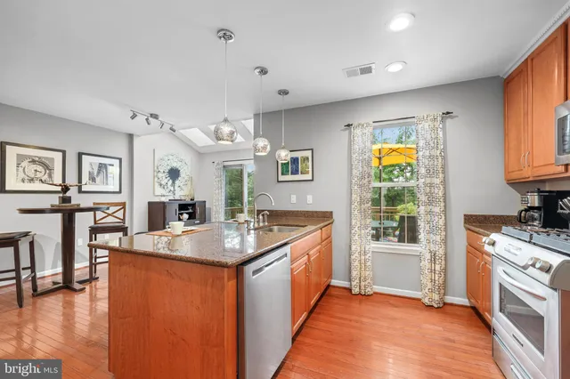 $639,900 | 44004 Florence Terrace, Ashburn, VA 20147