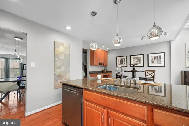 $639,900 | 44004 Florence Terrace, Ashburn, VA 20147