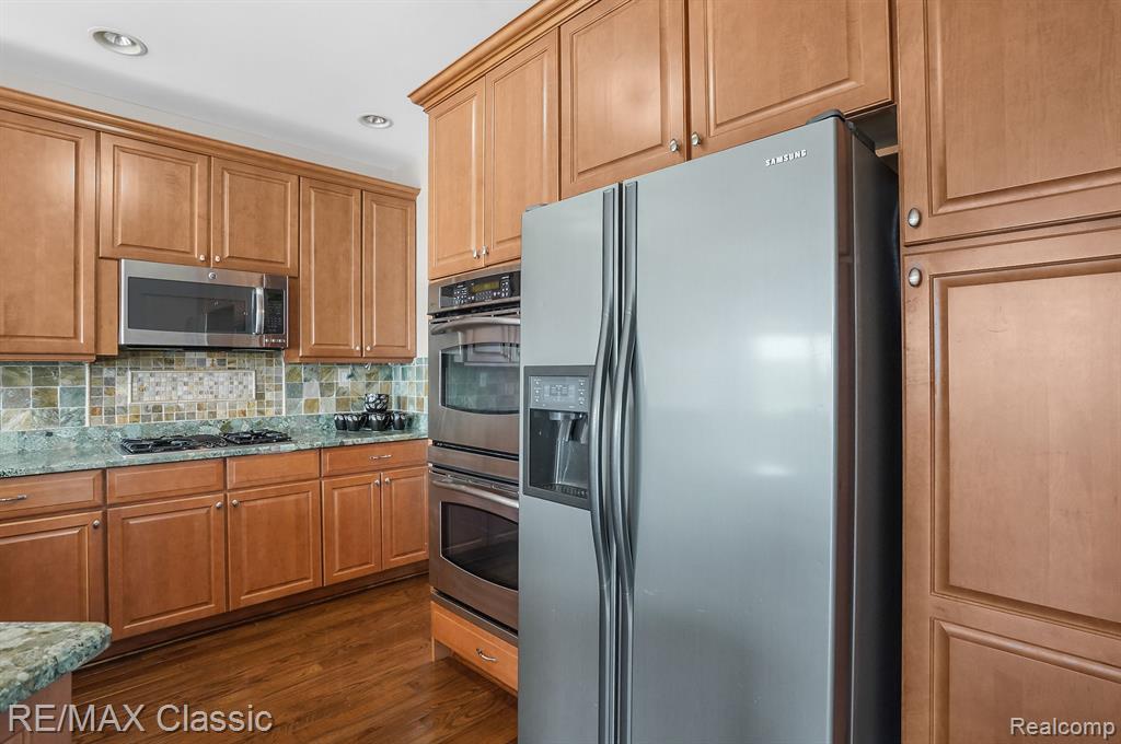 24825 Reeds Pointe Drive Novi, MI 48374 - Photo 18 of 56