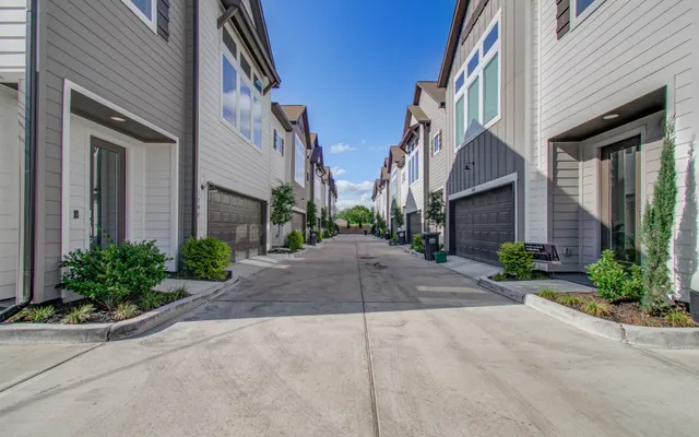 $2,300 | 774 Paul Quinn Street, Unit F, Houston, TX 77091