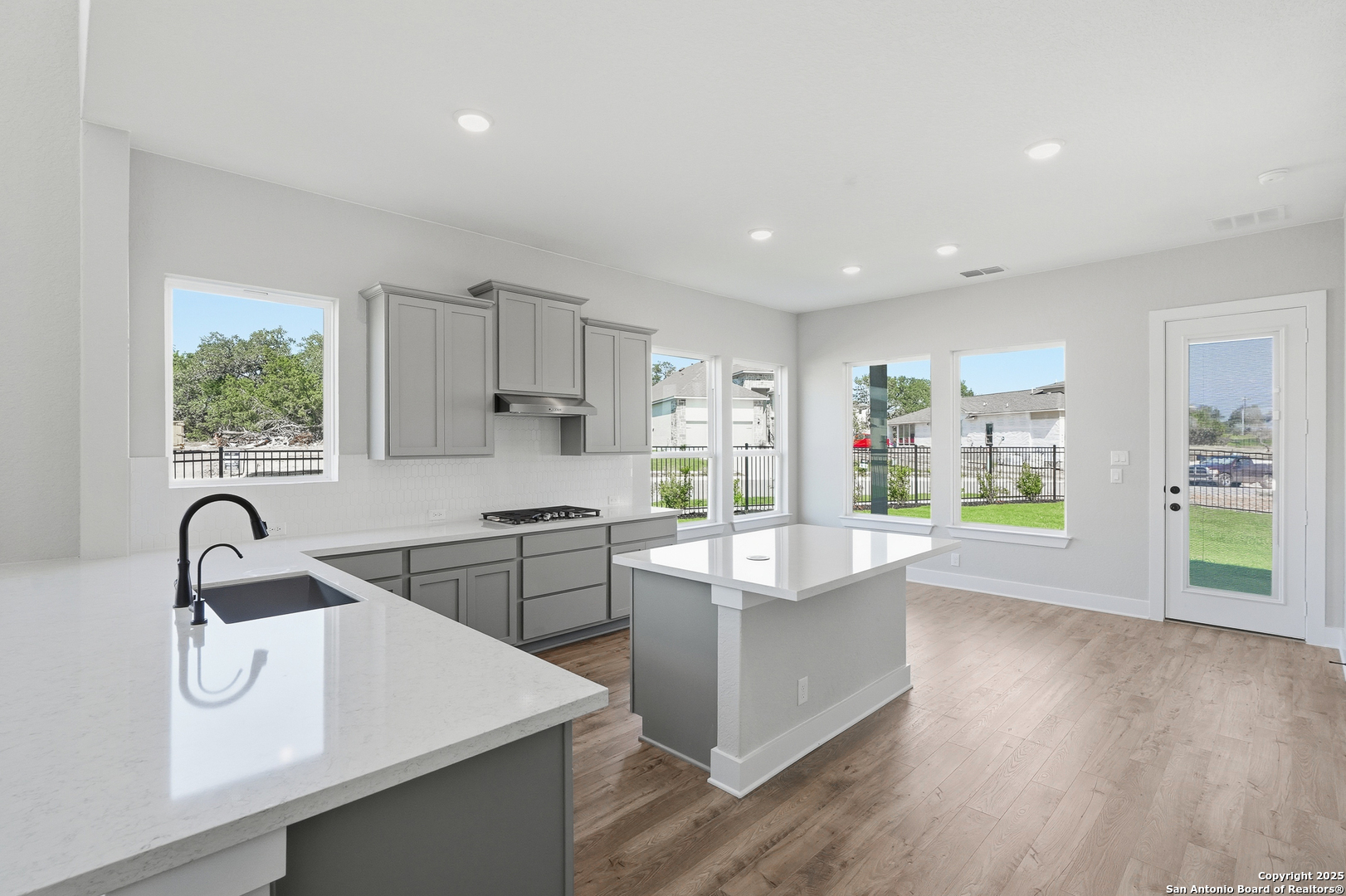 245 Hidalgo Boerne, TX 78006 - Photo 14 of 56