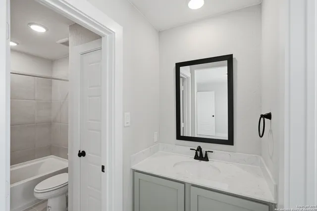 $579,800 | 245 Hidalgo, Boerne, TX 78006