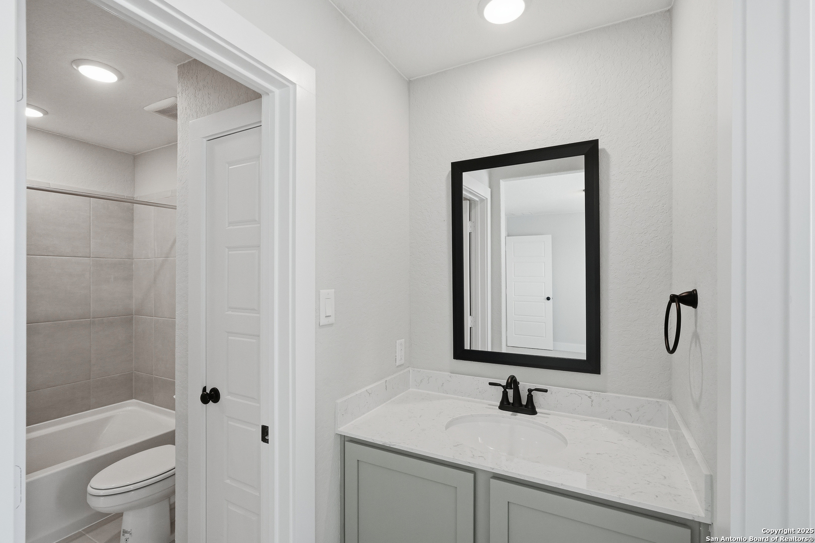 245 Hidalgo Boerne, TX 78006 - Photo 38 of 56