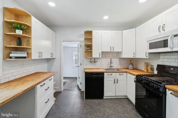 $349,999 | 151 Greenwood Avenue, Wyncote, PA 19095