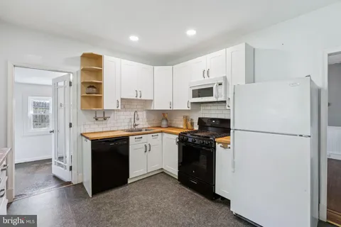$349,999 | 151 Greenwood Avenue, Wyncote, PA 19095