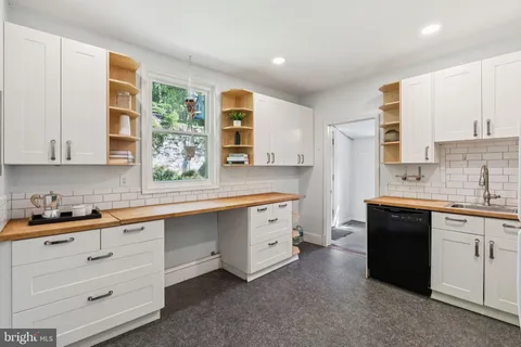 $349,999 | 151 Greenwood Avenue, Wyncote, PA 19095