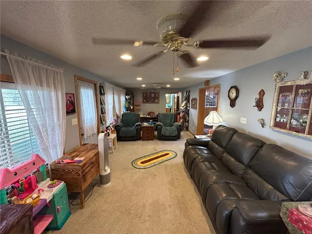 $249,500 | 14461 East Bb Highway, Nevada, MO 64772