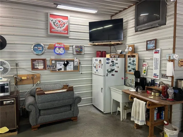 $249,500 | 14461 East Bb Highway, Nevada, MO 64772