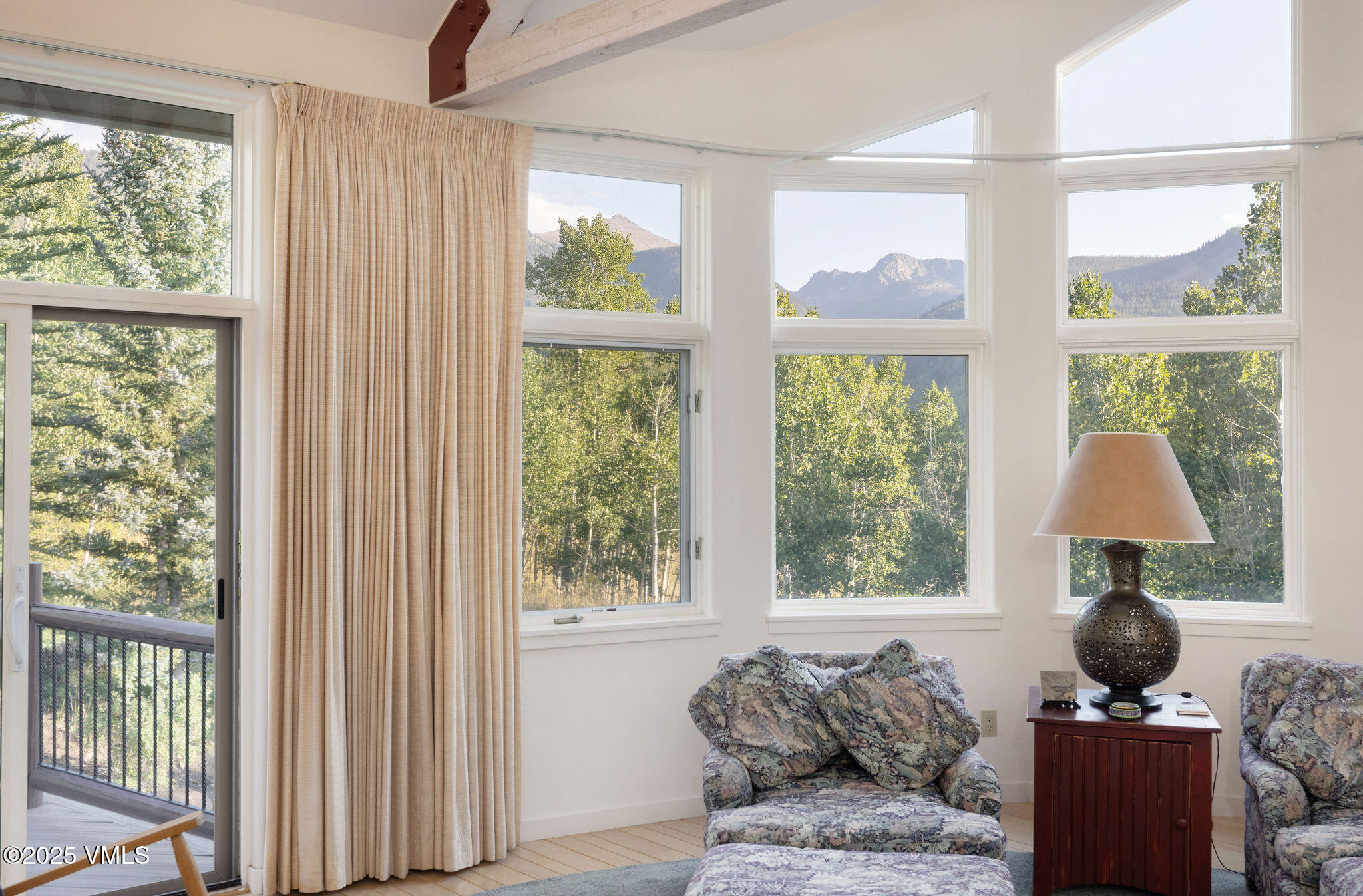 40 Holy Cross Drive Edwards, CO 81632 - Photo 10 of 26 2508_40_holy_cross_dr_interior_living_vi