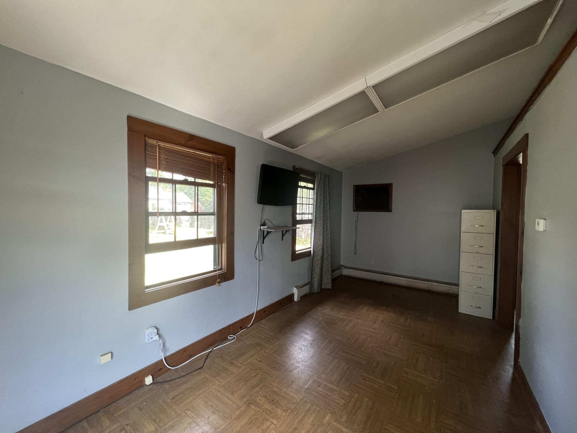 58 Russell Street Keene, NH 03431 - Photo 3 of 20 Gallery Image 3