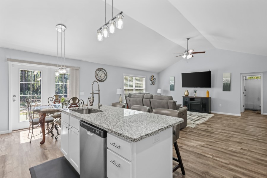92 Sparrow Lane Jesup, GA 31545 - Photo 13 of 29