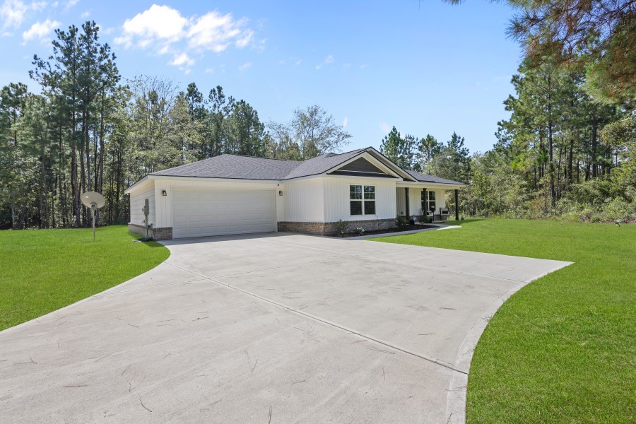 92 Sparrow Lane Jesup, GA 31545 - Photo 4 of 29