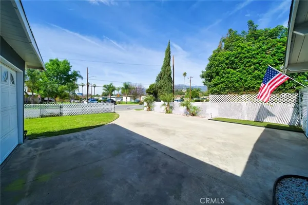 a view of outdoor space yard and garage
