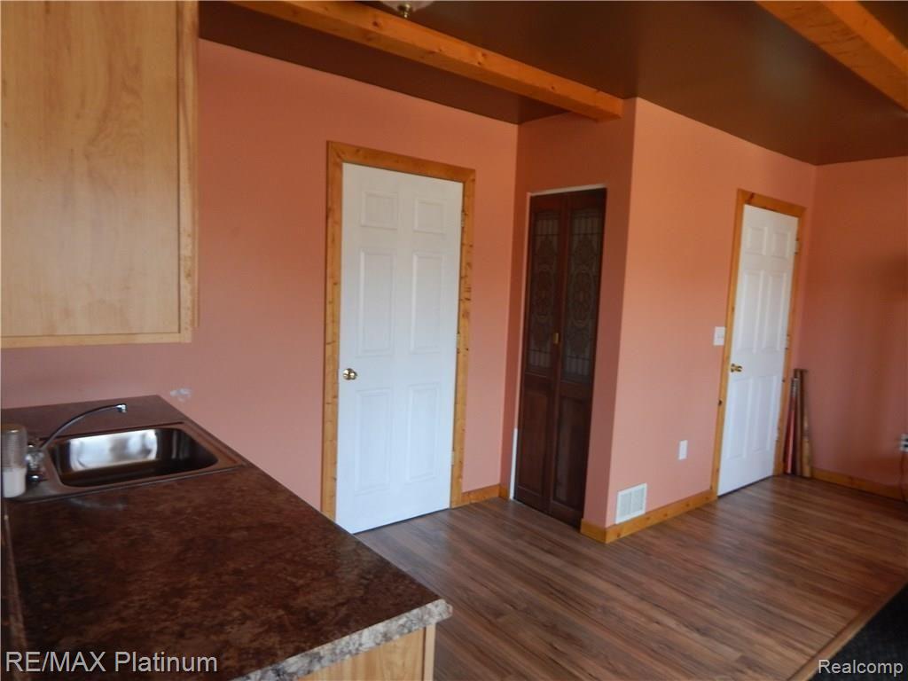 21925 Dickinson Road New Boston, MI 48164 - Photo 28 of 63 Gallery Image 28