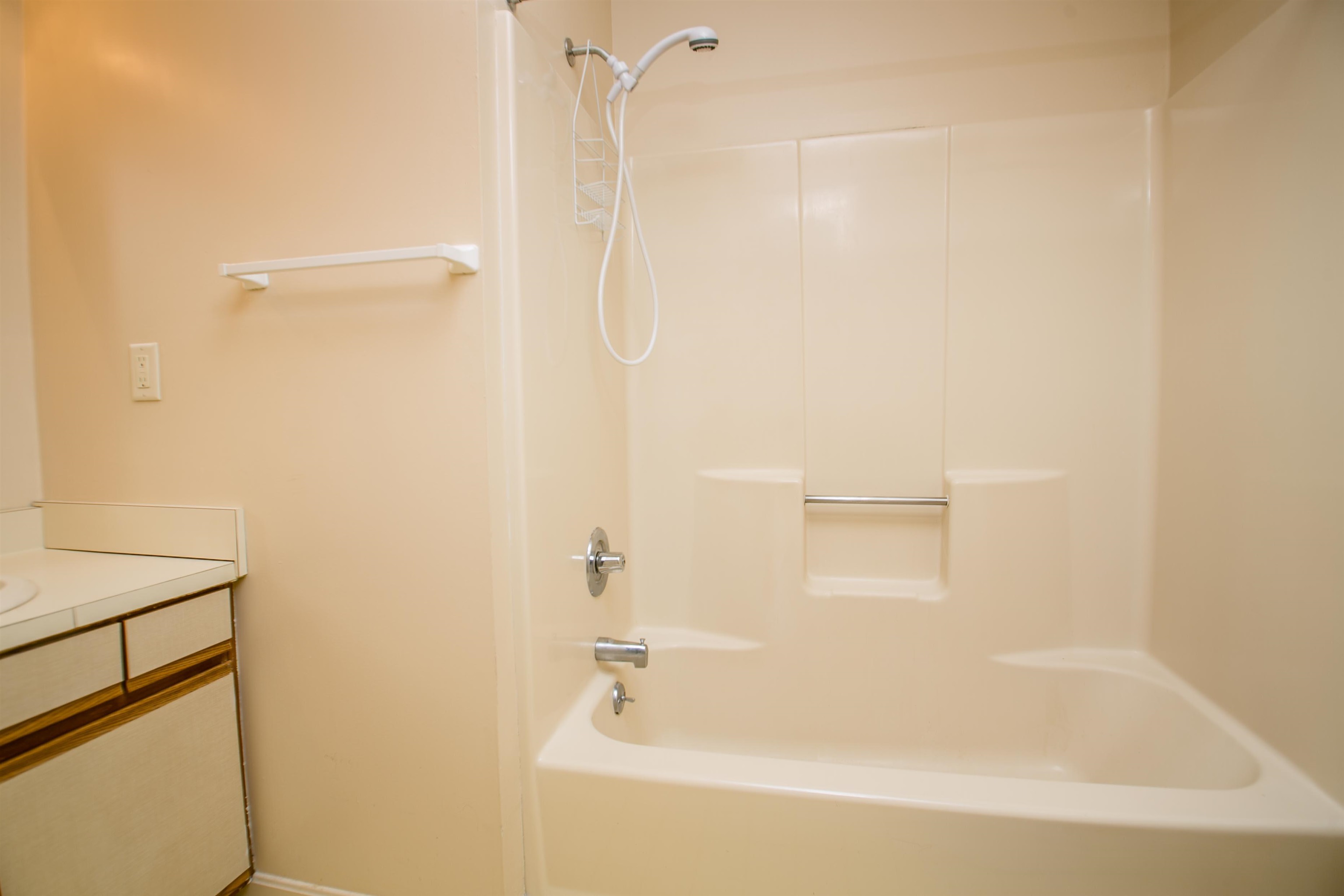 236 Locust Hill Road Shelburne, VT 05482 - Photo 16 of 19 Gallery Image 16