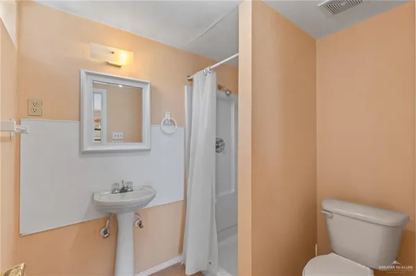 $325,000 | 801 North Foster Drive, Edinburg, TX 78542