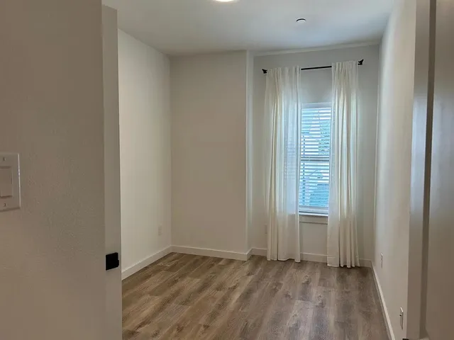 $2,350 | 1028 17th Street, Plano, TX 75074