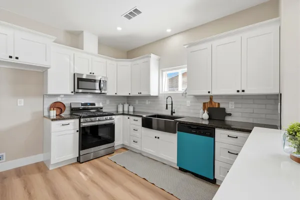 $469,900 | 1225 Union Street, Kingsburg, CA 93631