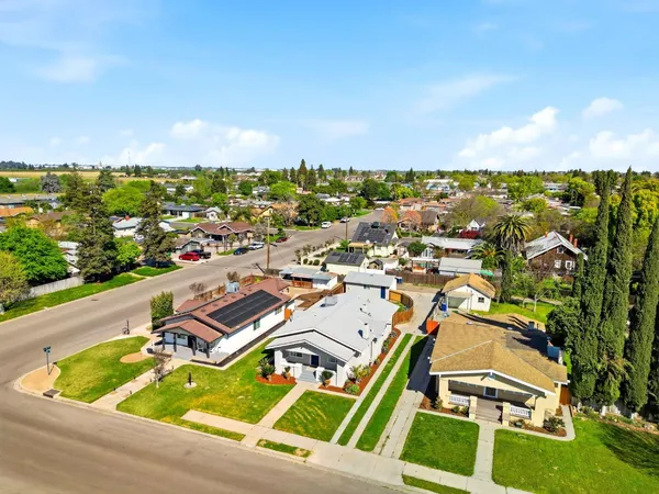 $469,900 | 1225 Union Street, Kingsburg, CA 93631
