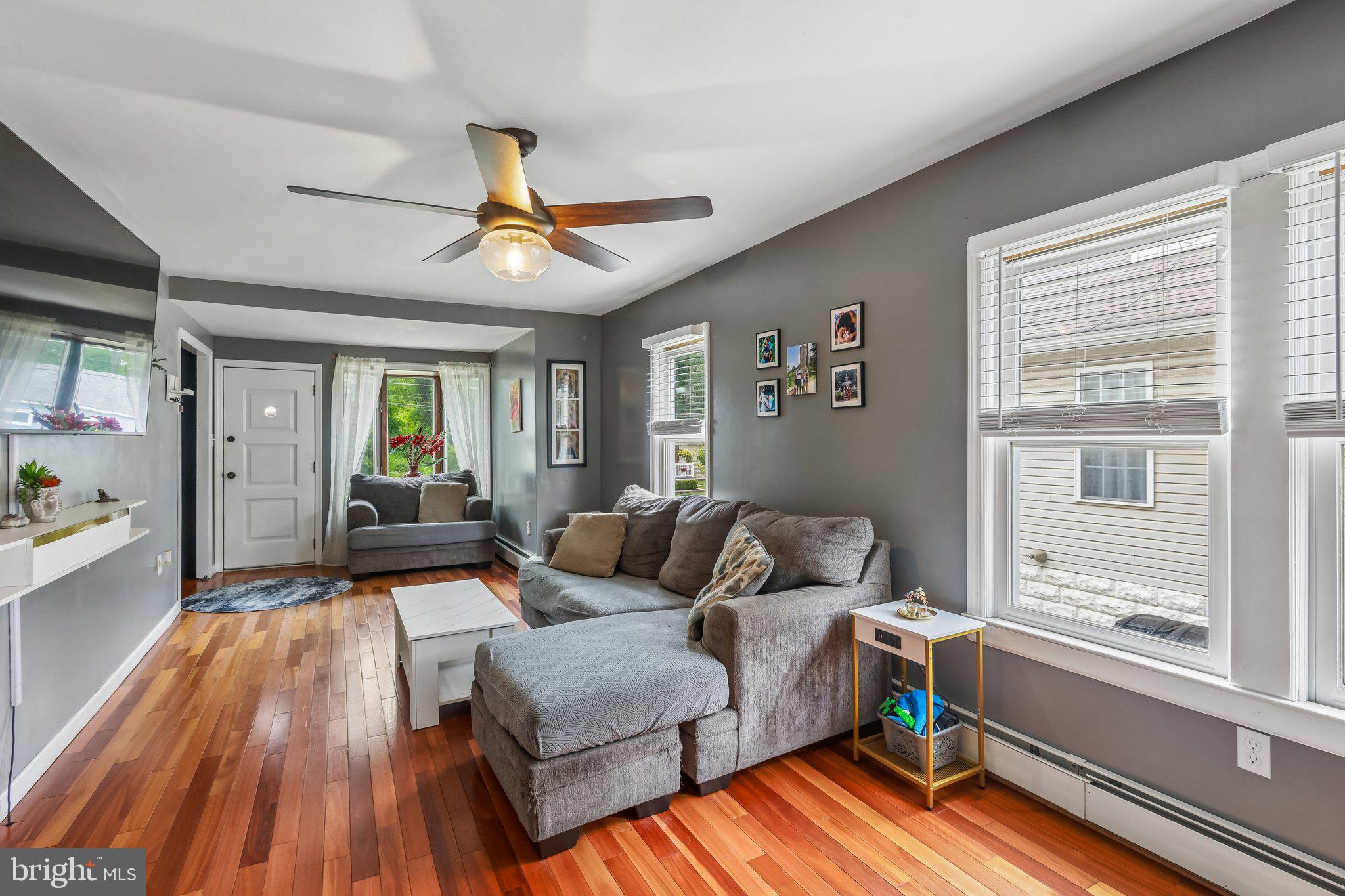 878 Crescent Avenue Runnemede, NJ 08078 - Photo 2 of 24 a living room with furniture and a window