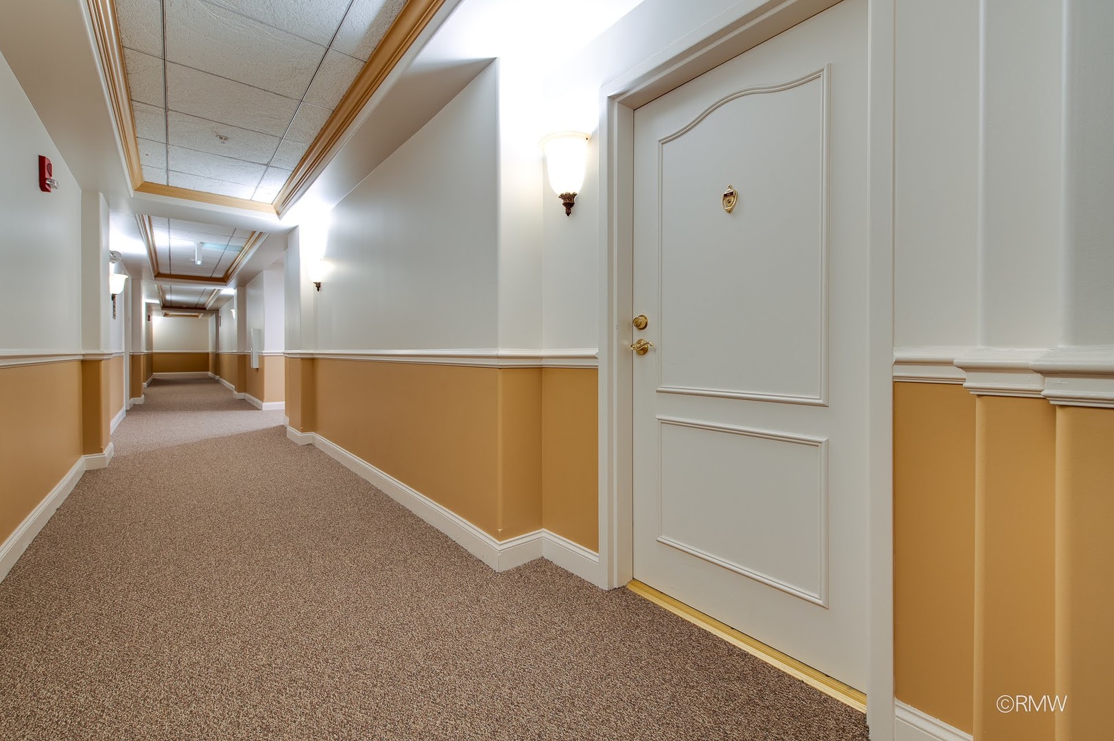 1 Itasca Place, Unit 412 Addison, IL 60143 - Photo 27 of 28 a view of a hallway with wooden floor