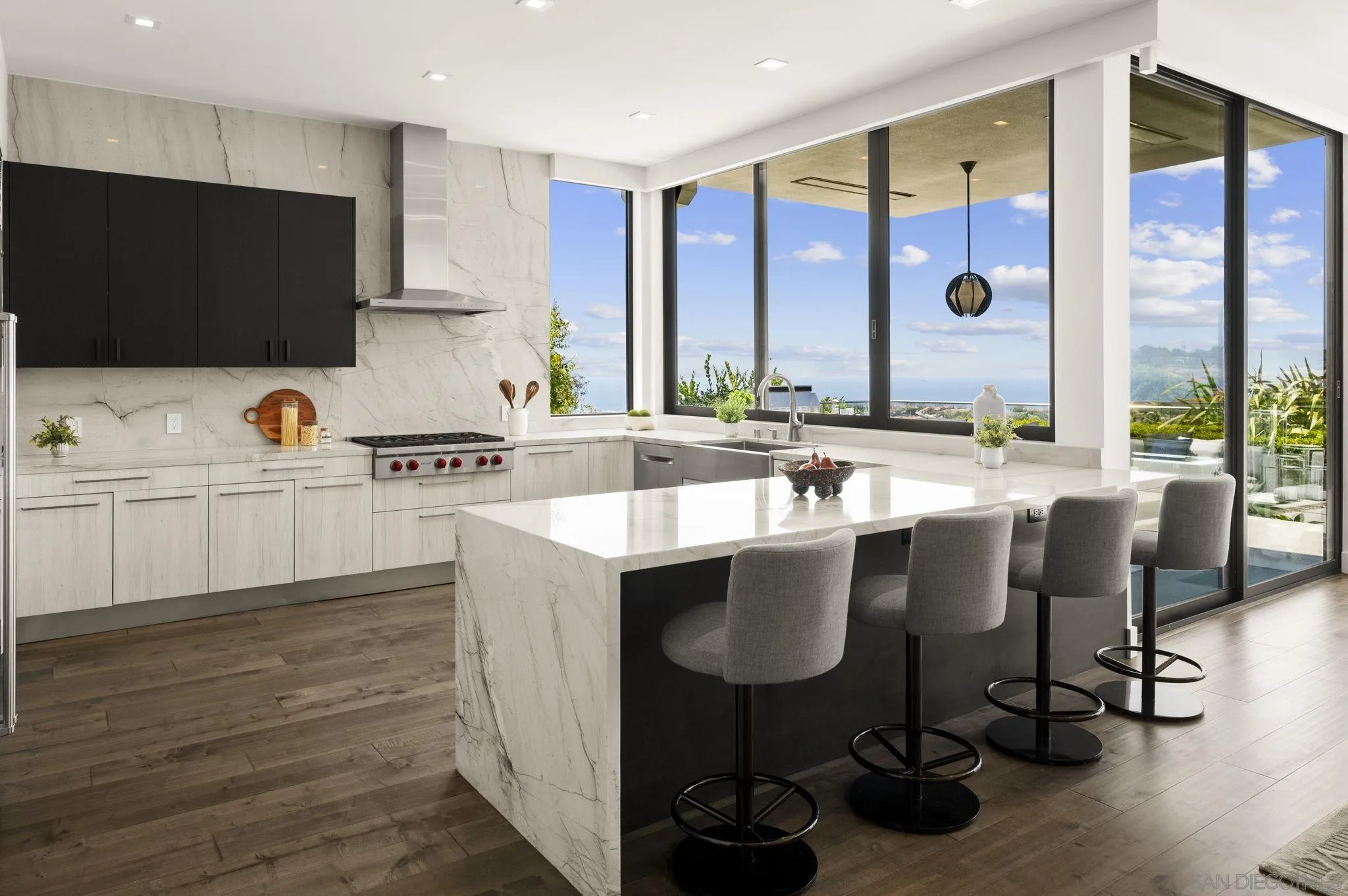 5594 Soledad Road La Jolla, CA 92037 - Photo 8 of 33