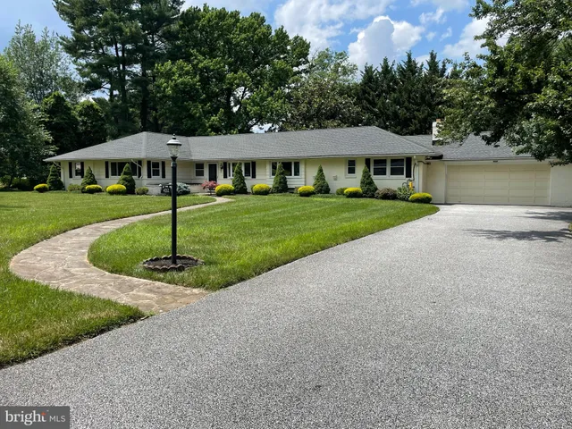 $740,000 | 402 Ivy Church Road, Lutherville-Timonium, MD 21093