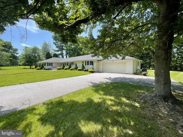 $785,000 | 402 Ivy Church Road, Lutherville-Timonium, MD 21093