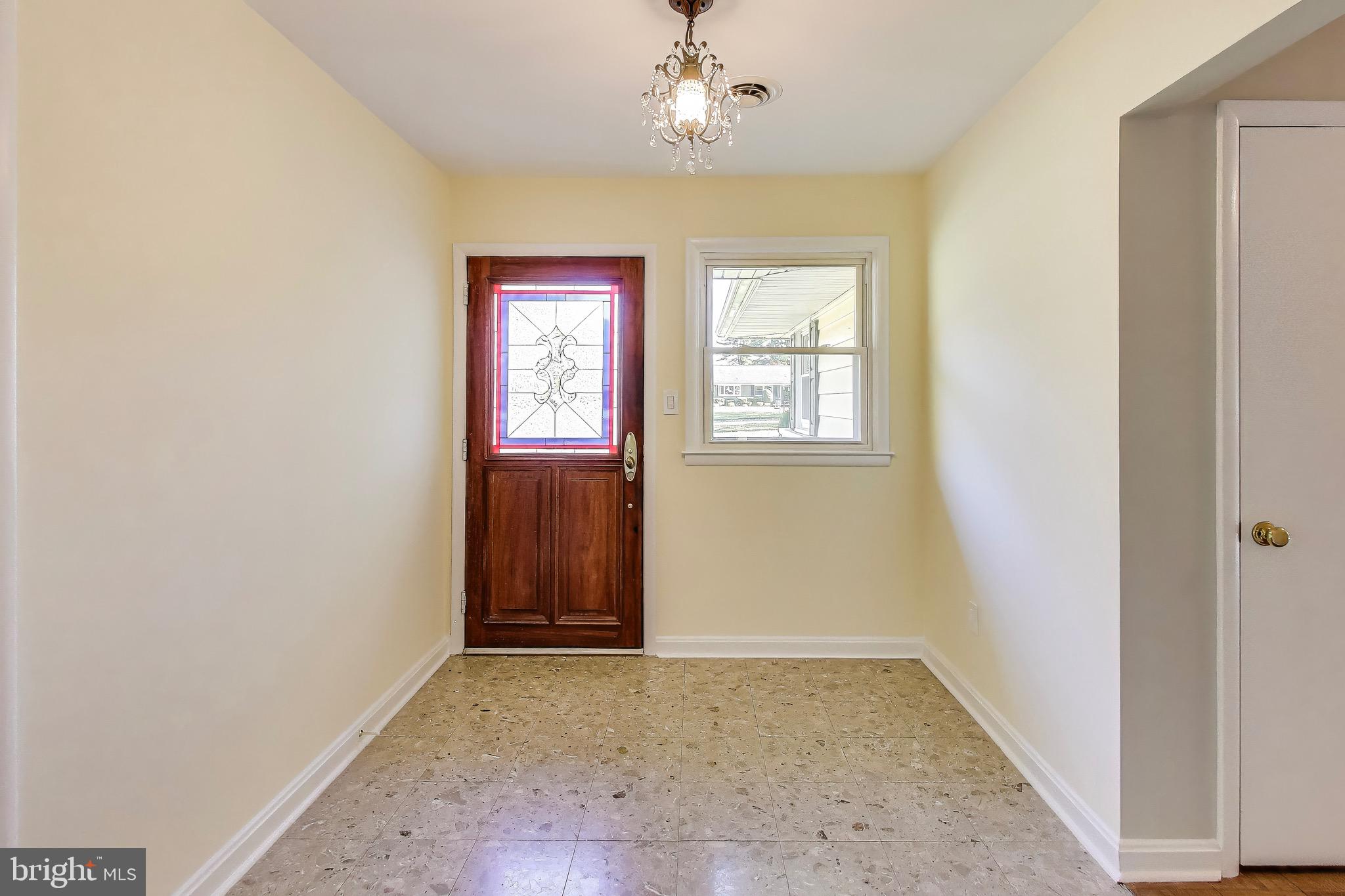 402 Ivy Church Road Lutherville-Timonium, MD 21093 - Photo 26 of 63 an empty room that has a window