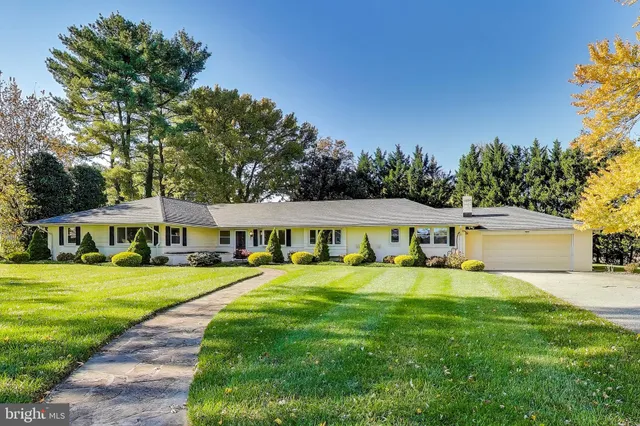 $785,000 | 402 Ivy Church Road, Lutherville-Timonium, MD 21093