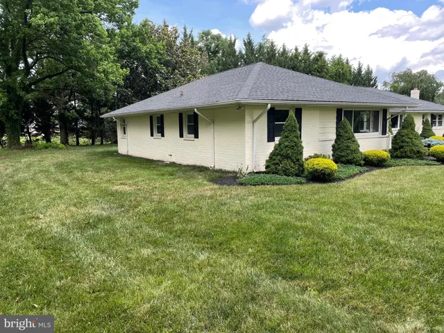 $785,000 | 402 Ivy Church Road, Lutherville-Timonium, MD 21093